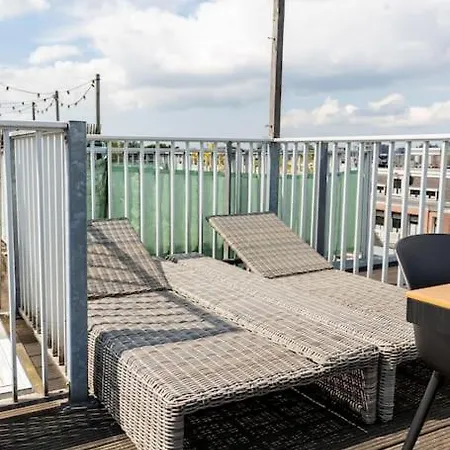Beautifully Large In De Pijp! Apartment