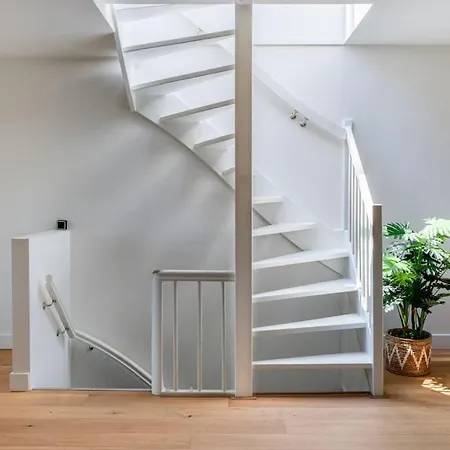 Beautifully Large In De Pijp! Apartment *